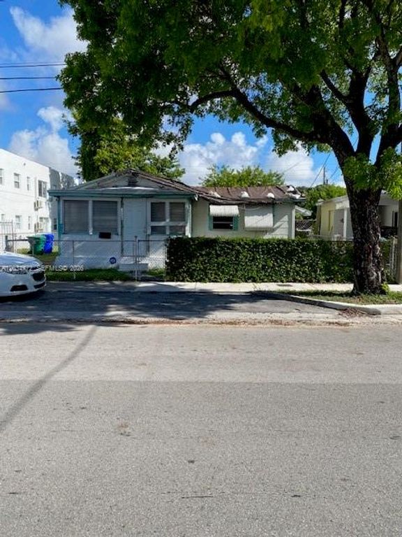 1239 NW 60th St, Miami, FL 33142