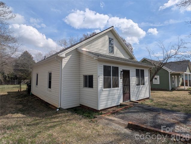 633 S Eastway Drive, Troutman, NC 28166