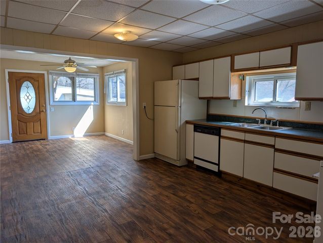 633 S Eastway Drive, Troutman, NC 28166