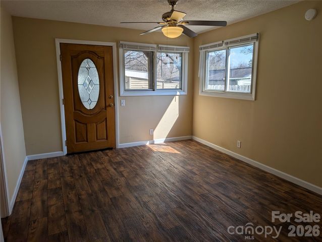 633 S Eastway Drive, Troutman, NC 28166