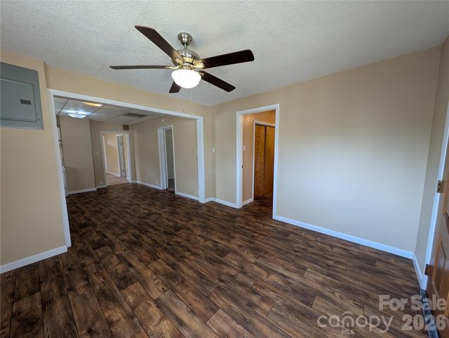 633 S Eastway Drive, Troutman, NC 28166