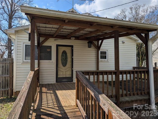 633 S Eastway Drive, Troutman, NC 28166