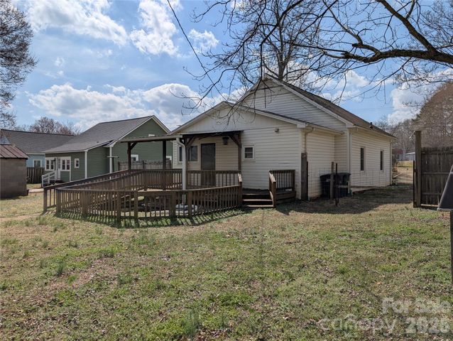 633 S Eastway Drive, Troutman, NC 28166