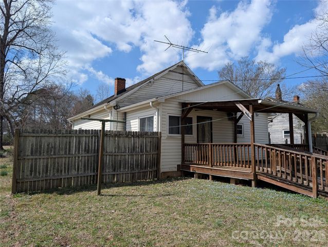 633 S Eastway Drive, Troutman, NC 28166