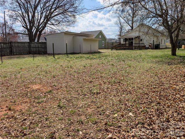 633 S Eastway Drive, Troutman, NC 28166