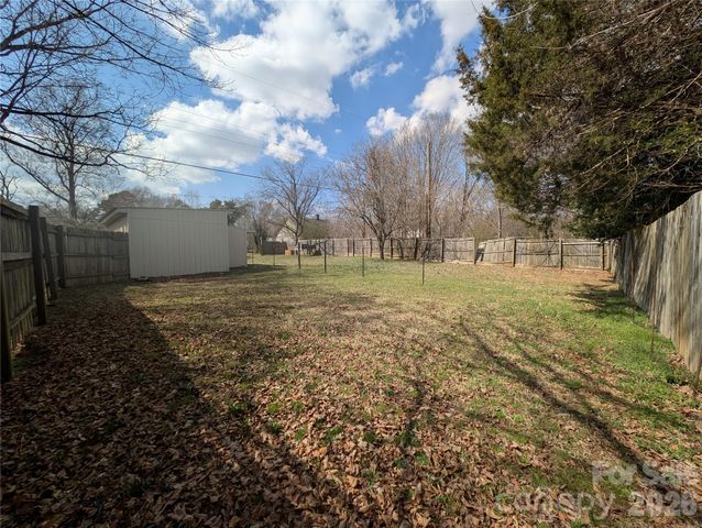 633 S Eastway Drive, Troutman, NC 28166