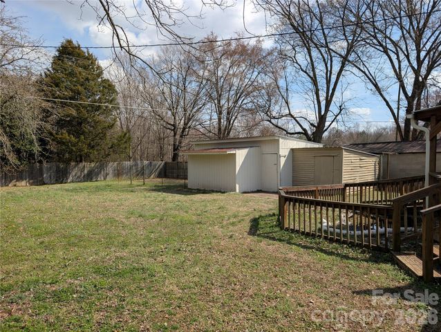 633 S Eastway Drive, Troutman, NC 28166