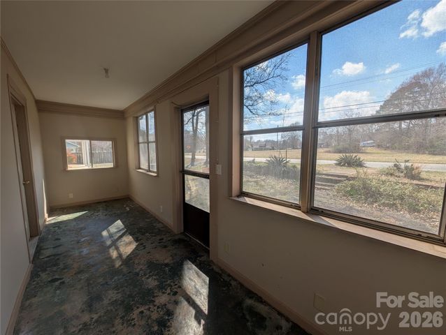 633 S Eastway Drive, Troutman, NC 28166