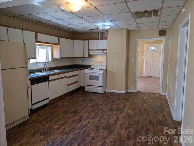 633 S Eastway Drive, Troutman, NC 28166