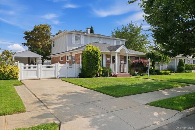 3573 Wyanet Street, Seaford, NY 11783