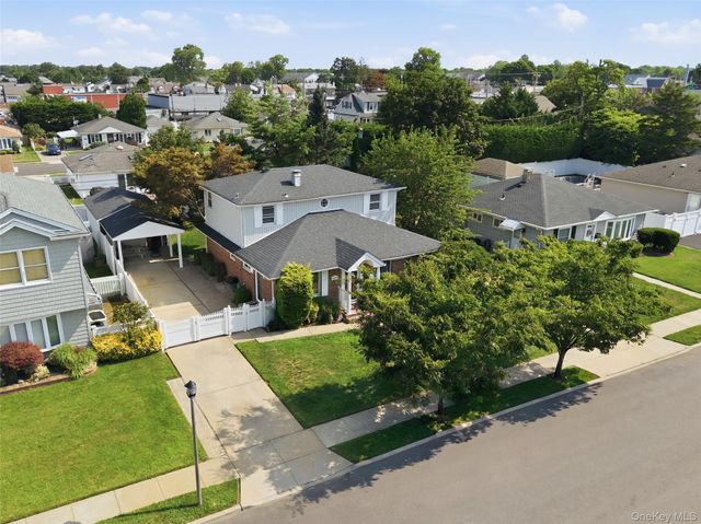 3573 Wyanet Street, Seaford, NY 11783