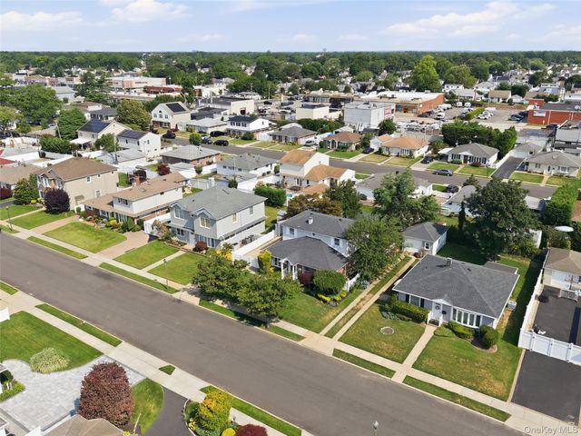 3573 Wyanet Street, Seaford, NY 11783