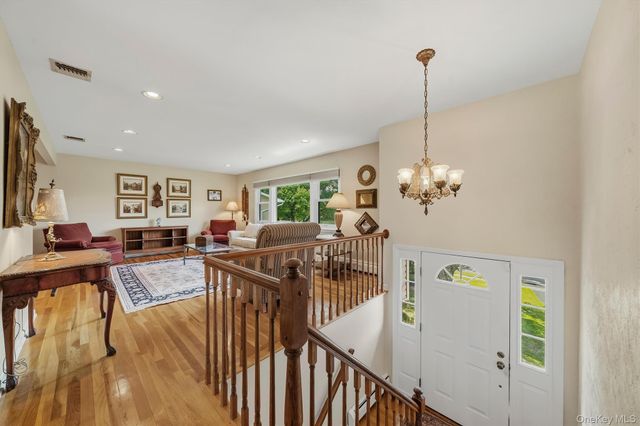 4 Letts Circle, Monroe, NY 10950