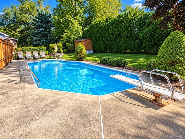 4 Letts Circle, Monroe, NY 10950