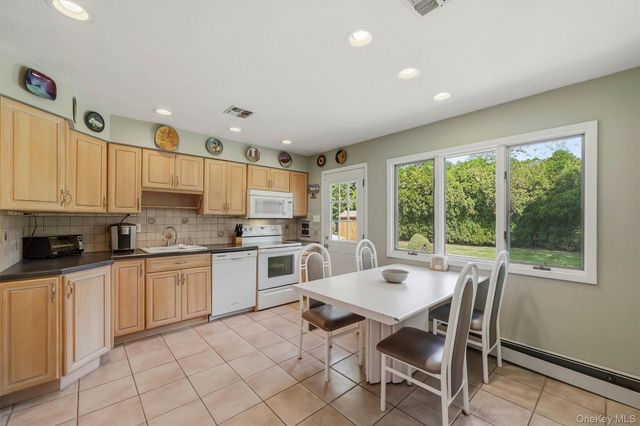 4 Letts Circle, Monroe, NY 10950
