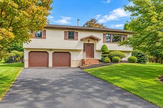 4 Letts Circle, Monroe, NY 10950