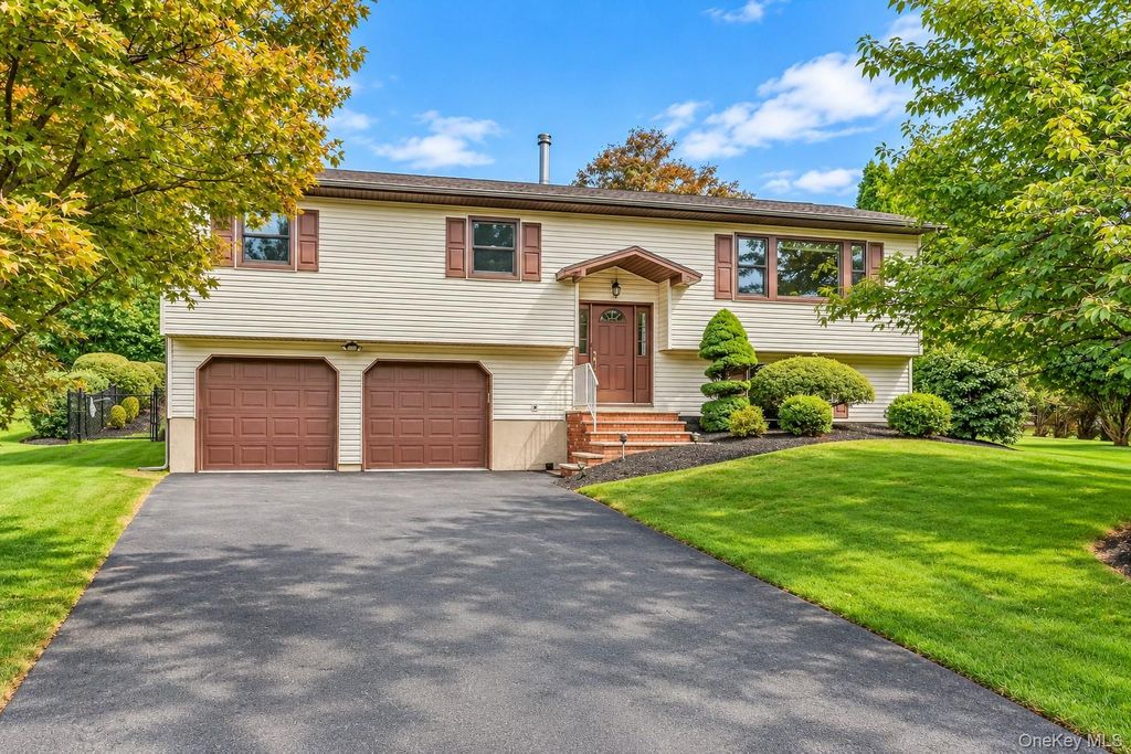 4 Letts Circle, Monroe, NY 10950 — exterior