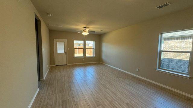 605 SHADED GROVE Drive, Denton, TX 76259