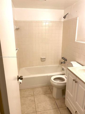 2121 NE 40th Ct 2, Lighthouse Point, FL 33064