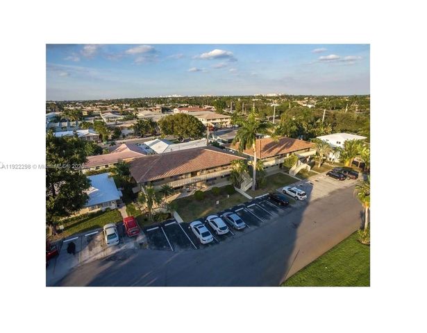 2121 NE 40th Ct 2, Lighthouse Point, FL 33064