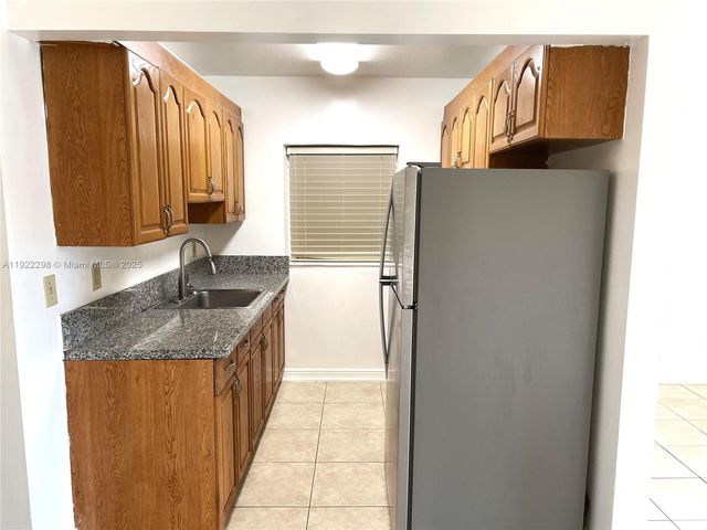 2121 NE 40th Ct 2, Lighthouse Point, FL 33064