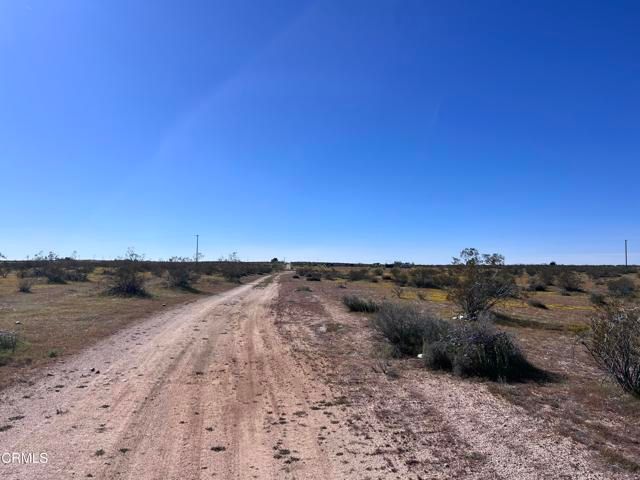 8 E 8, Hi Vista, CA 93535