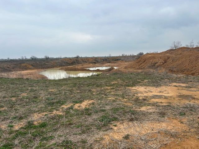 2037 Fm 2761, Alleyton, TX 78935