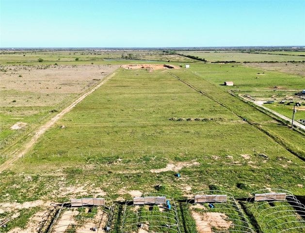 2037 Fm 2761, Alleyton, TX 78935