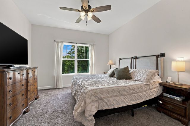 865 Hafner Rd, Charlotte, TN 37036