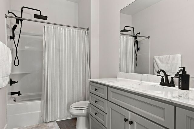 865 Hafner Rd, Charlotte, TN 37036