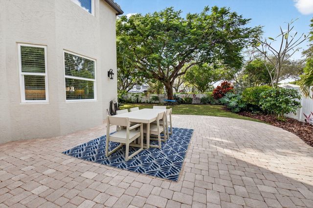 7759 Oak Grove Circle, Lake Worth, FL 33467