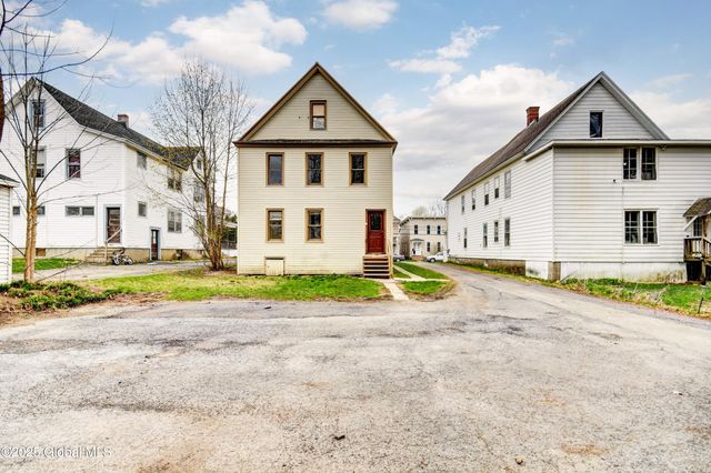 356-358 Locust Avenue, Amsterdam, NY 12010