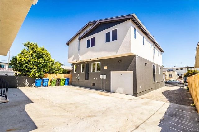 1737 S Longwood, Los Angeles, CA 90019