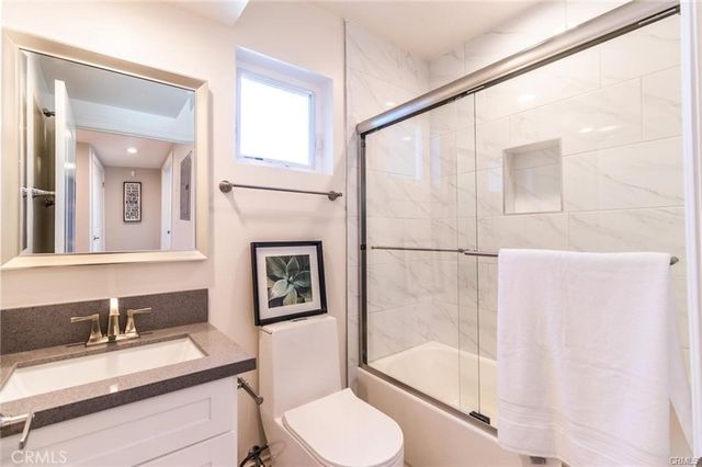 1737 S Longwood, Los Angeles, CA 90019