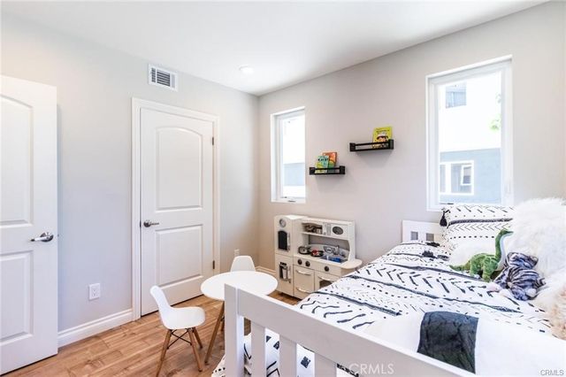 1737 S Longwood, Los Angeles, CA 90019