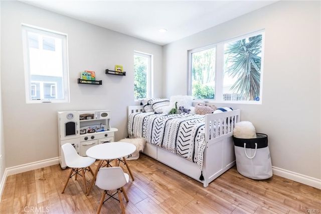 1737 S Longwood, Los Angeles, CA 90019