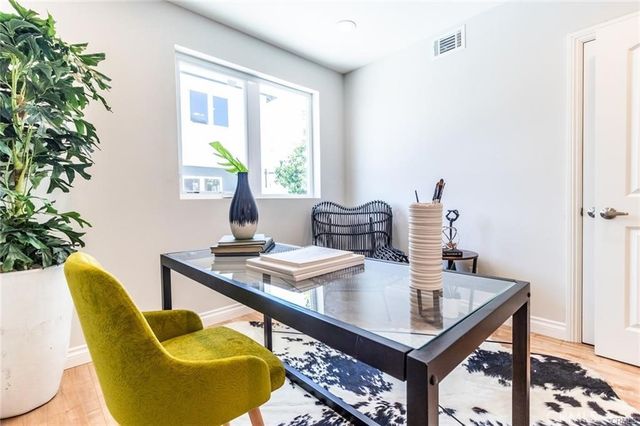 1737 S Longwood, Los Angeles, CA 90019