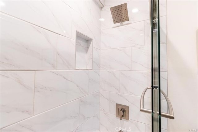 1737 S Longwood, Los Angeles, CA 90019
