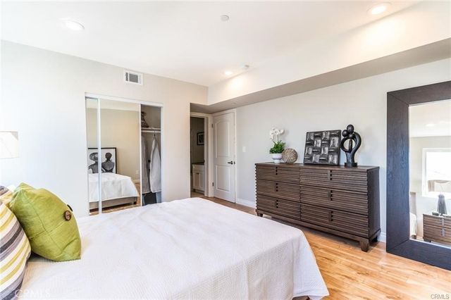 1737 S Longwood, Los Angeles, CA 90019