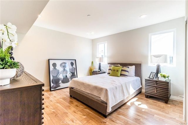 1737 S Longwood, Los Angeles, CA 90019