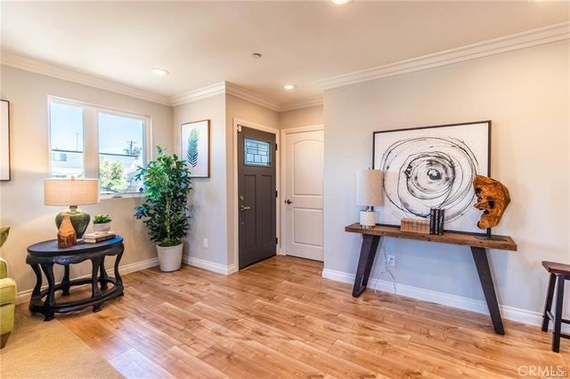 1737 S Longwood, Los Angeles, CA 90019