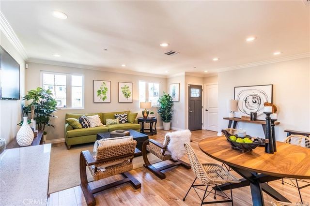 1737 S Longwood, Los Angeles, CA 90019