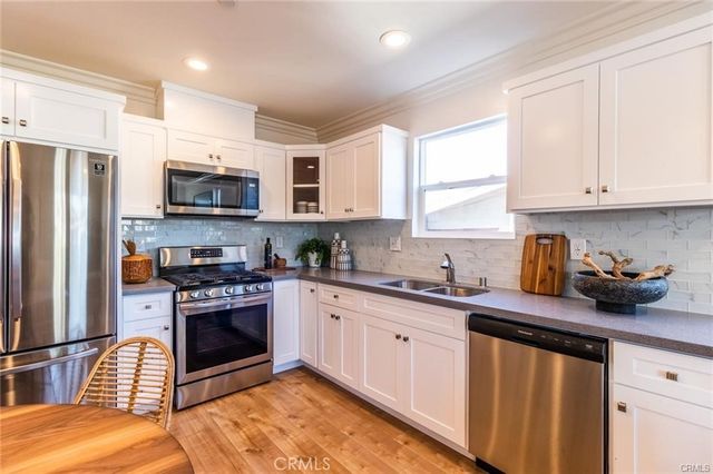 1737 S Longwood, Los Angeles, CA 90019