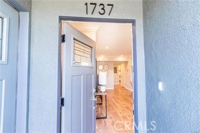 1737 S Longwood, Los Angeles, CA 90019