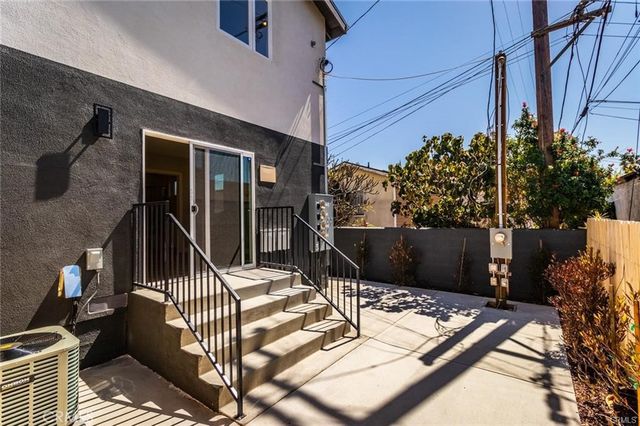 1737 S Longwood, Los Angeles, CA 90019