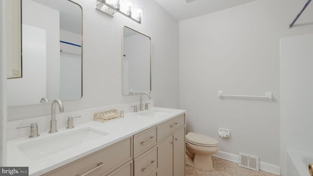 49 SURREY DR, Churchville, PA 18966