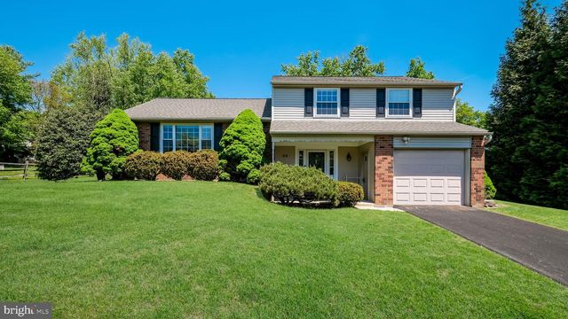 49 SURREY DR, Churchville, PA 18966