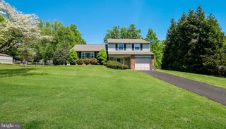 49 SURREY DR, Churchville, PA 18966
