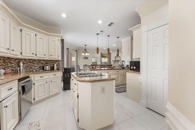 17206 Klee Circle, Spring, TX 77379