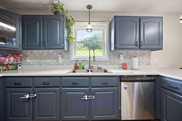 769 J B Buttrey Road, London, KY 40741